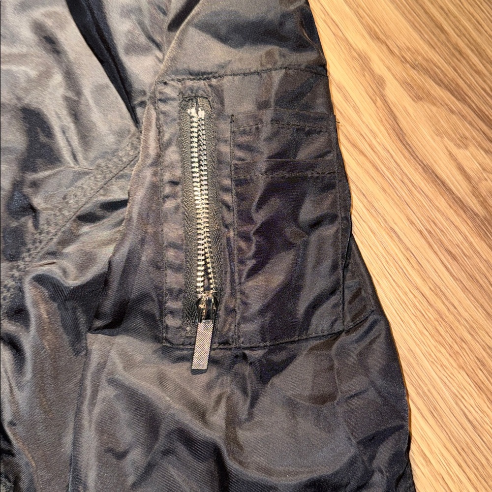 Stylish Black Bomber Jacket EUC - Picture 2 of 4